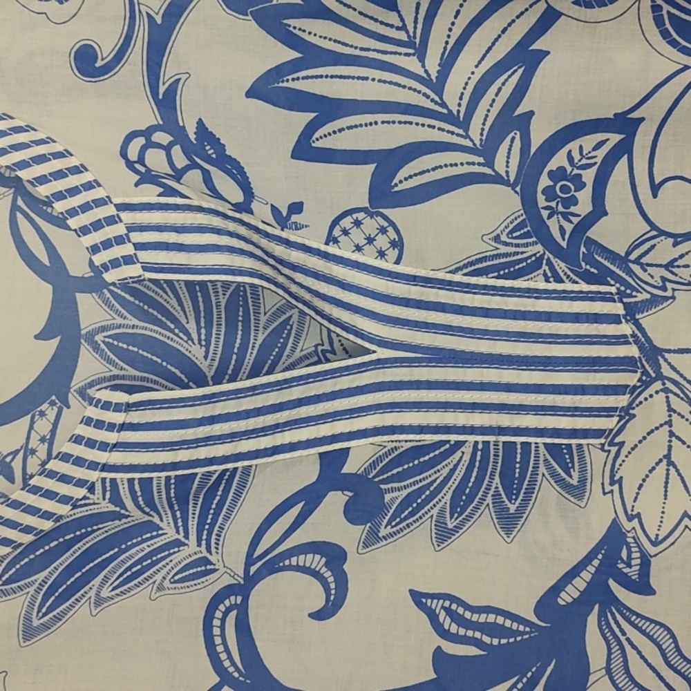 NWOT Talbots Blue and White Patterned Top - Picture 3 of 5